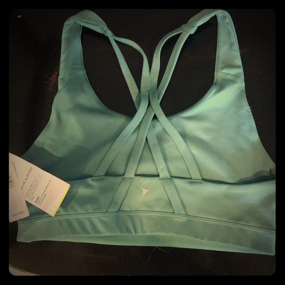 Old Navy Active strappy-back sports bra